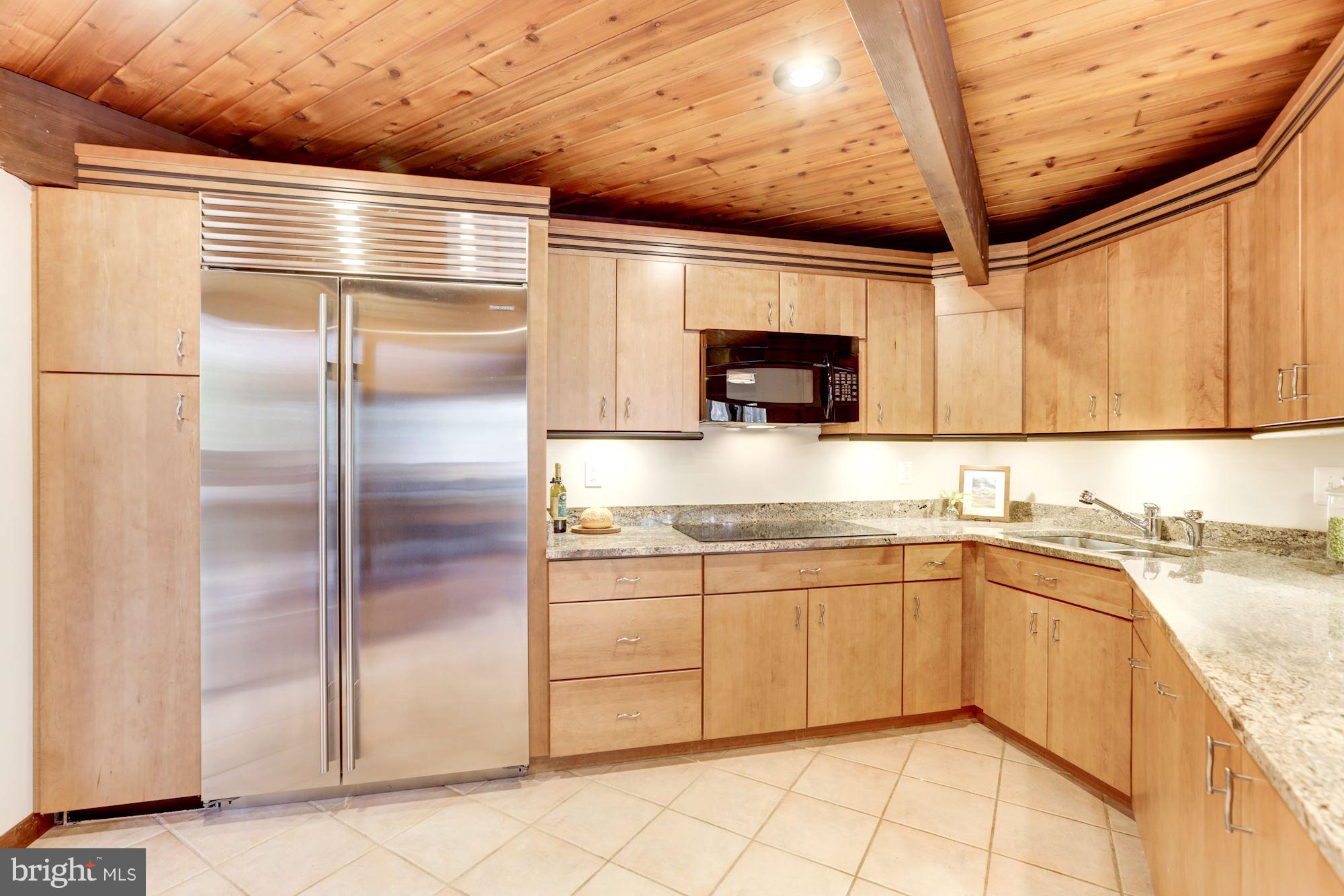 10907 Equestrian Court Reston, VA 20190 - Photo 8 of 30 Kitchen