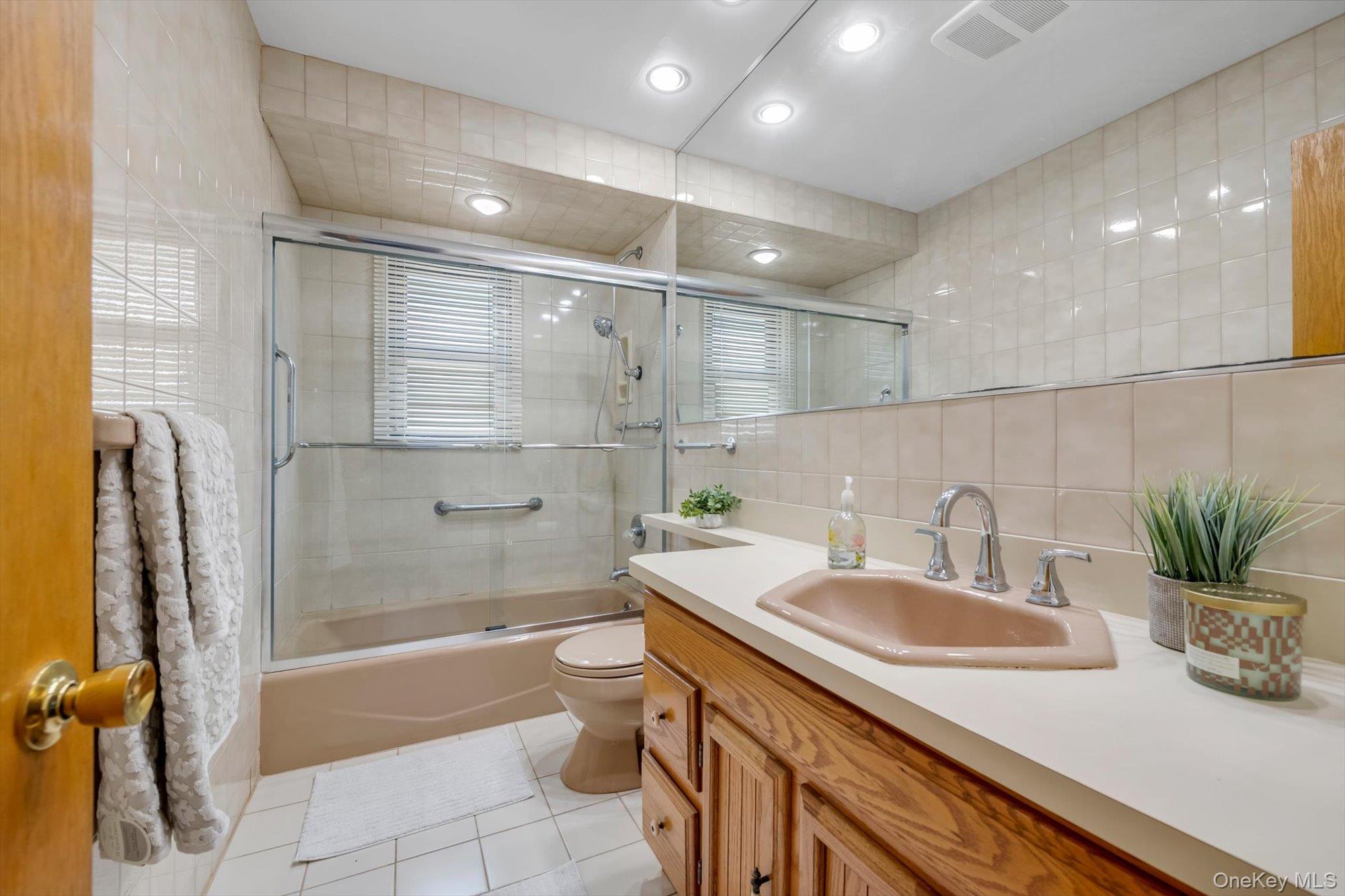 57 Lawrence Road Hempstead, NY 11550 - Photo 11 of 19