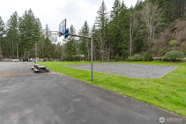 $90,000 | 2001 Tower Road, Maple Falls, WA 98266