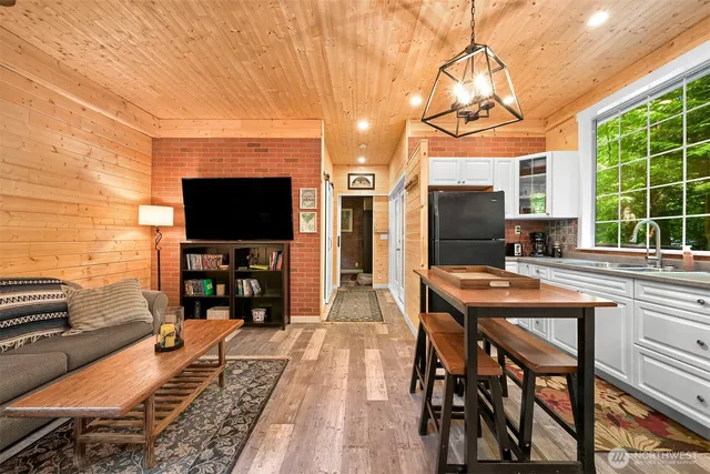 $90,000 | 2001 Tower Road, Maple Falls, WA 98266