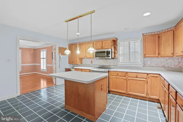 $569,900 | 11 North Pointe Drive, Fredericksburg, VA 22405