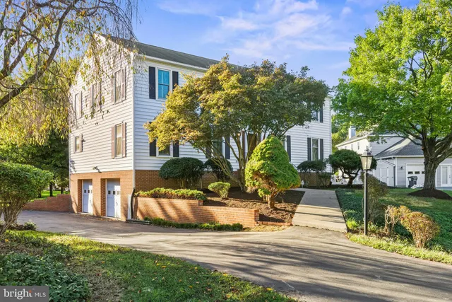 $569,900 | 11 North Pointe Drive, Fredericksburg, VA 22405