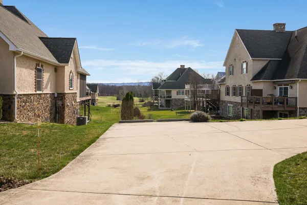 $575,000 | 1744 Heritage Estates Circle, Harrisonburg, VA 22801