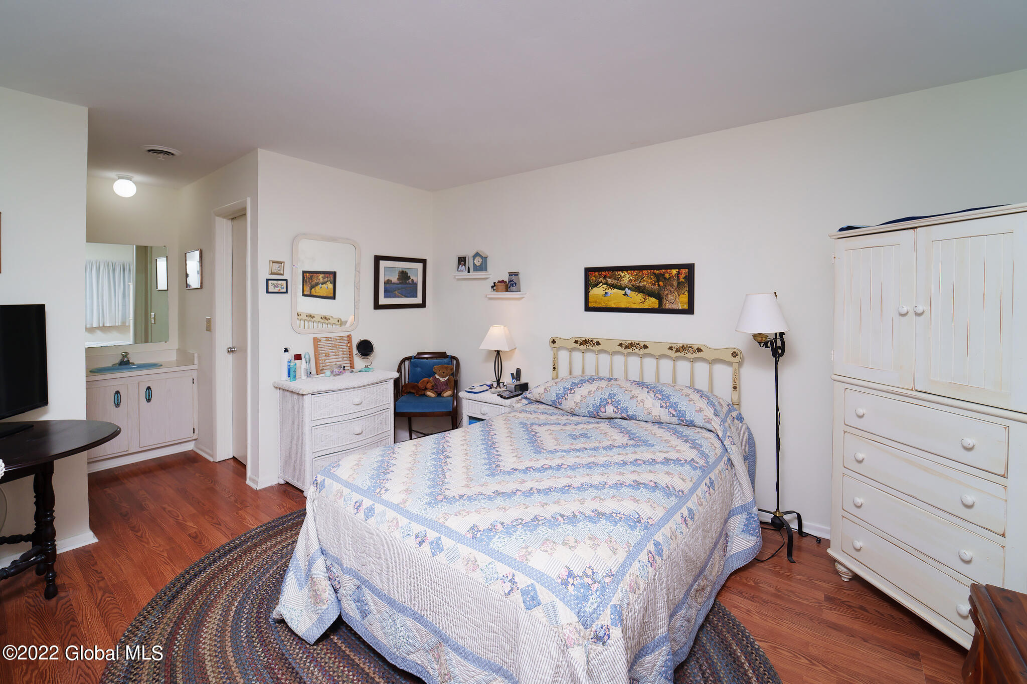 28 Chestnut Road Bethlehem, NY 12054 - Photo 14 of 30 A1006E27-0D6A-4E4B-B0ED-CDC3BA23300C