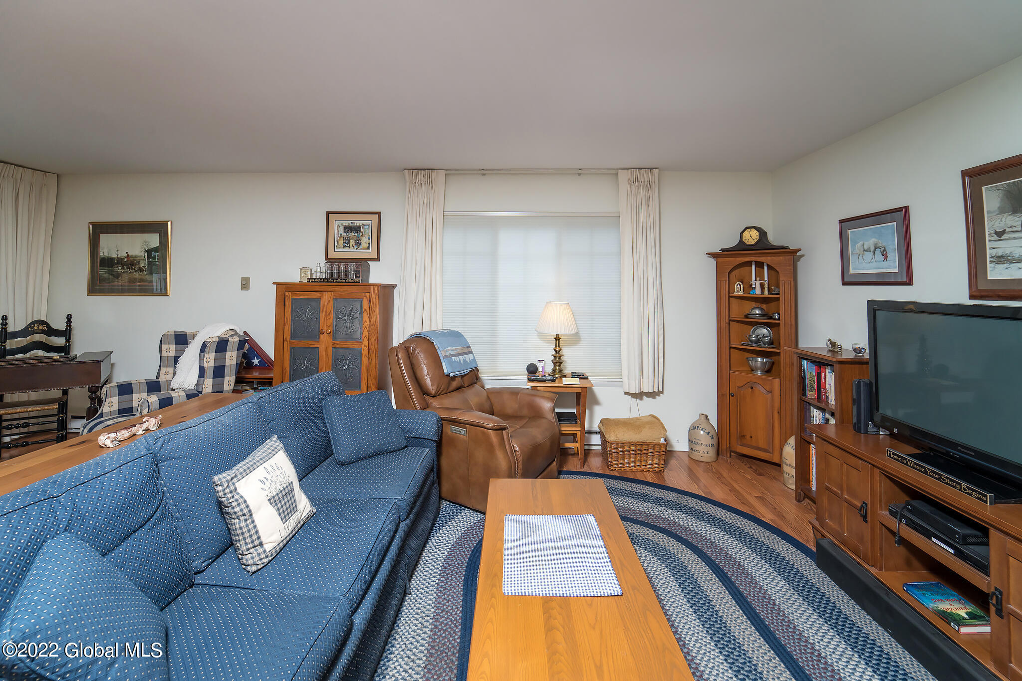 28 Chestnut Road Bethlehem, NY 12054 - Photo 7 of 30 B9B08836-24C9-4FF7-AA3E-A1EEF0ACC088