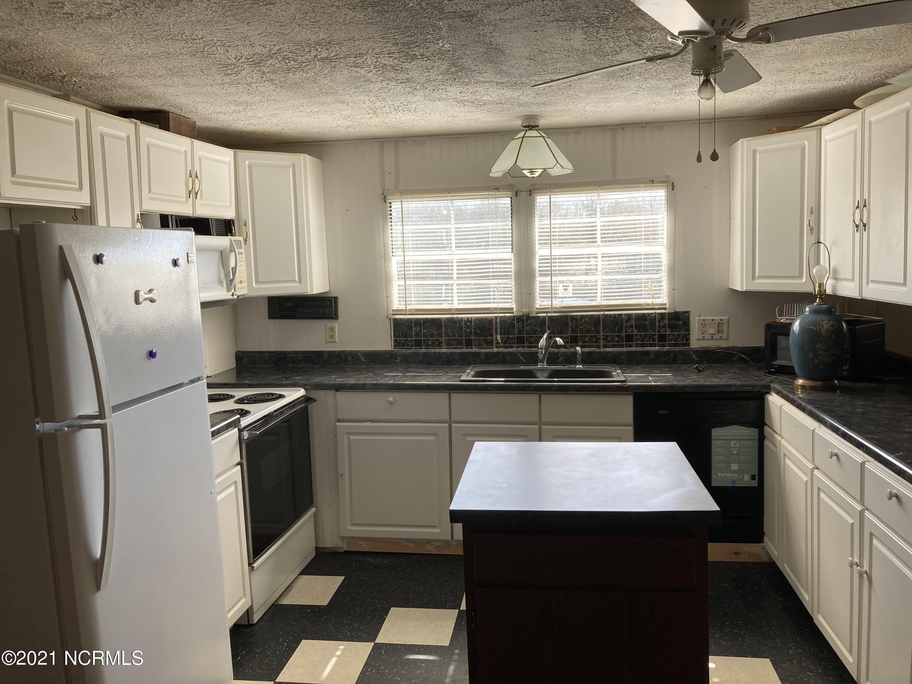779 Beasley's Mill Road Warsaw, NC 28398 - Photo 5 of 11 62826EEF-A051-458B-A8B8-388969DBAC17