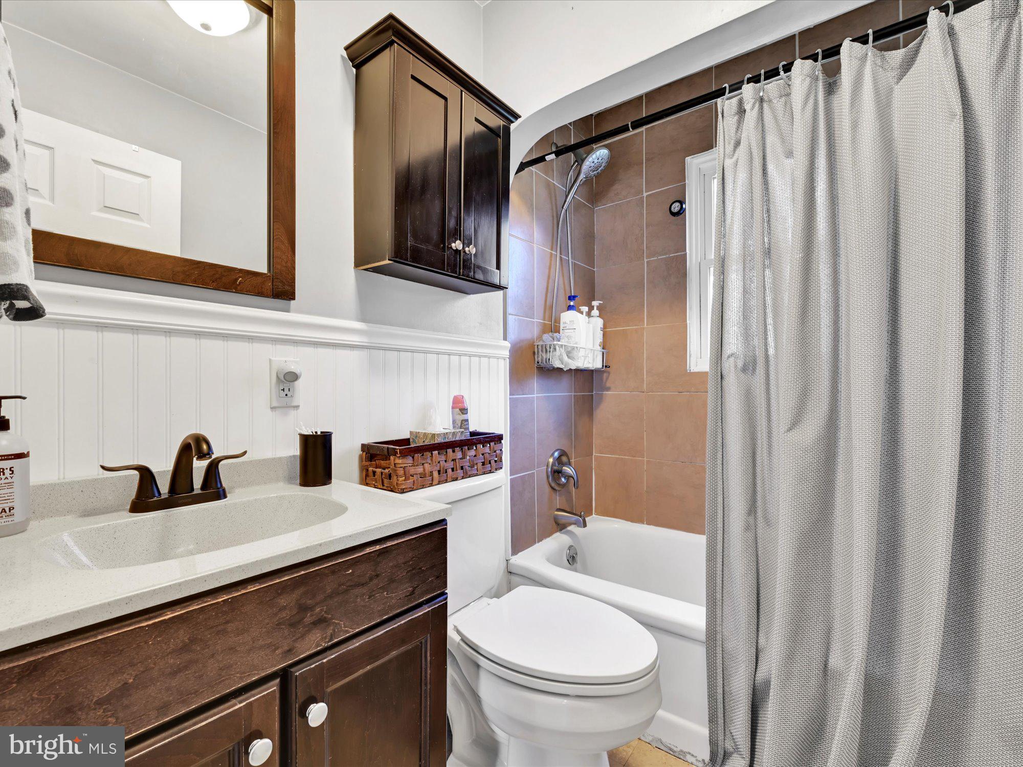 1827 Chesley Road York, PA 17403 - Photo 15 of 27 Bathroom