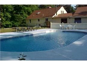 42 Locust Hill Road Goffstown, NH 03045 - Photo 2 of 5 Gallery Image 2