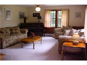 42 Locust Hill Road Goffstown, NH 03045 - Photo 5 of 5 Gallery Image 5