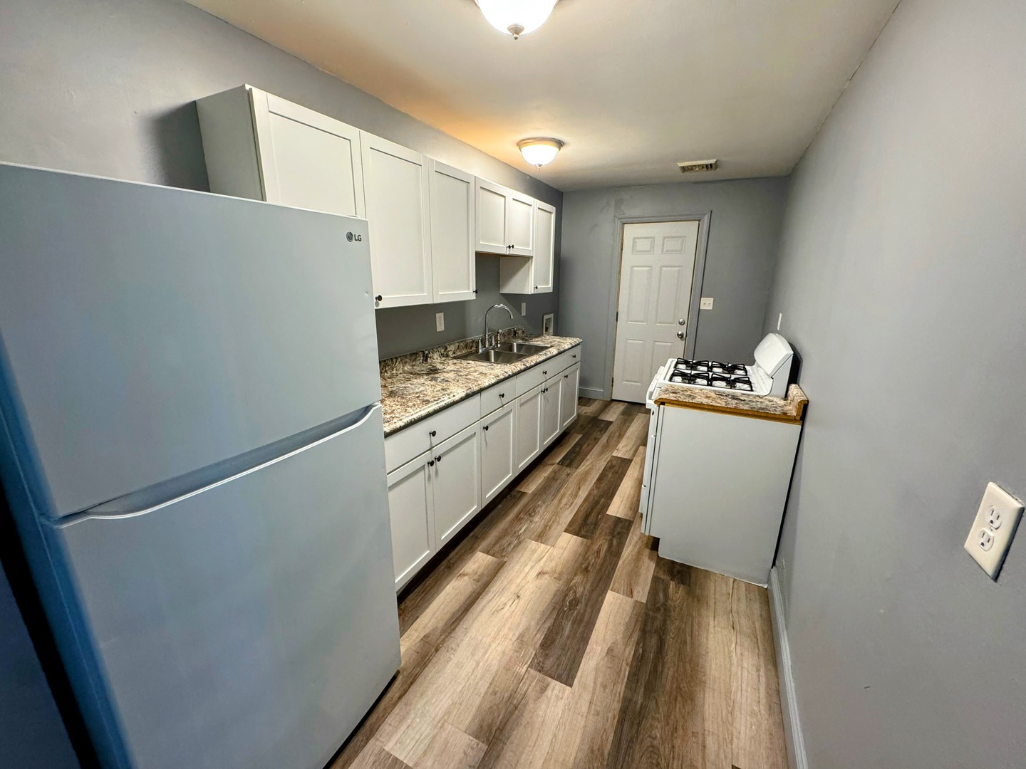 1320 Hedge Road Champaign, IL 61821 - Photo 13 of 35 Gallery Image 13
