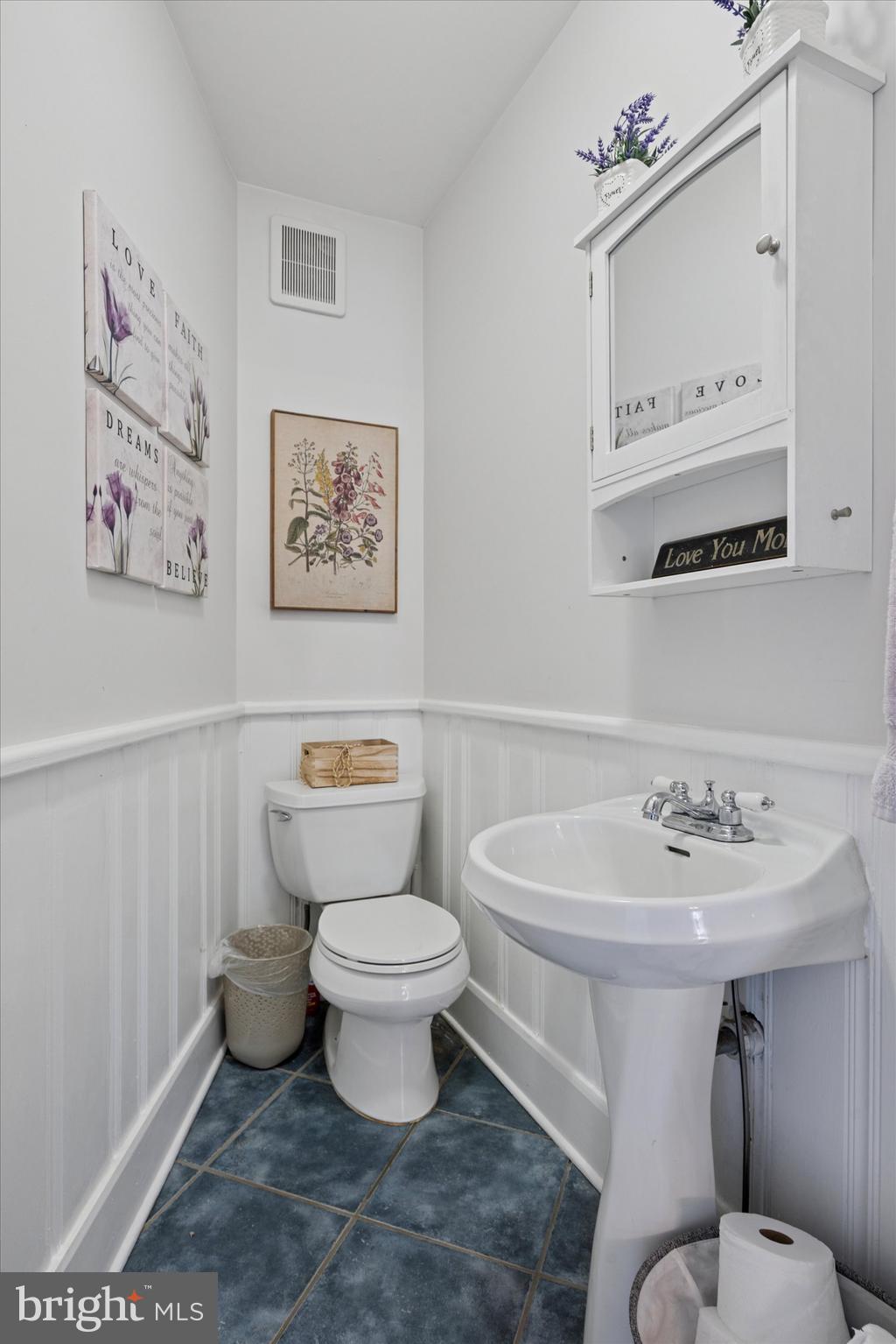 4 West Possum Hollow Road Wallingford, PA 19086 - Photo 19 of 35 Hallway Powder Room