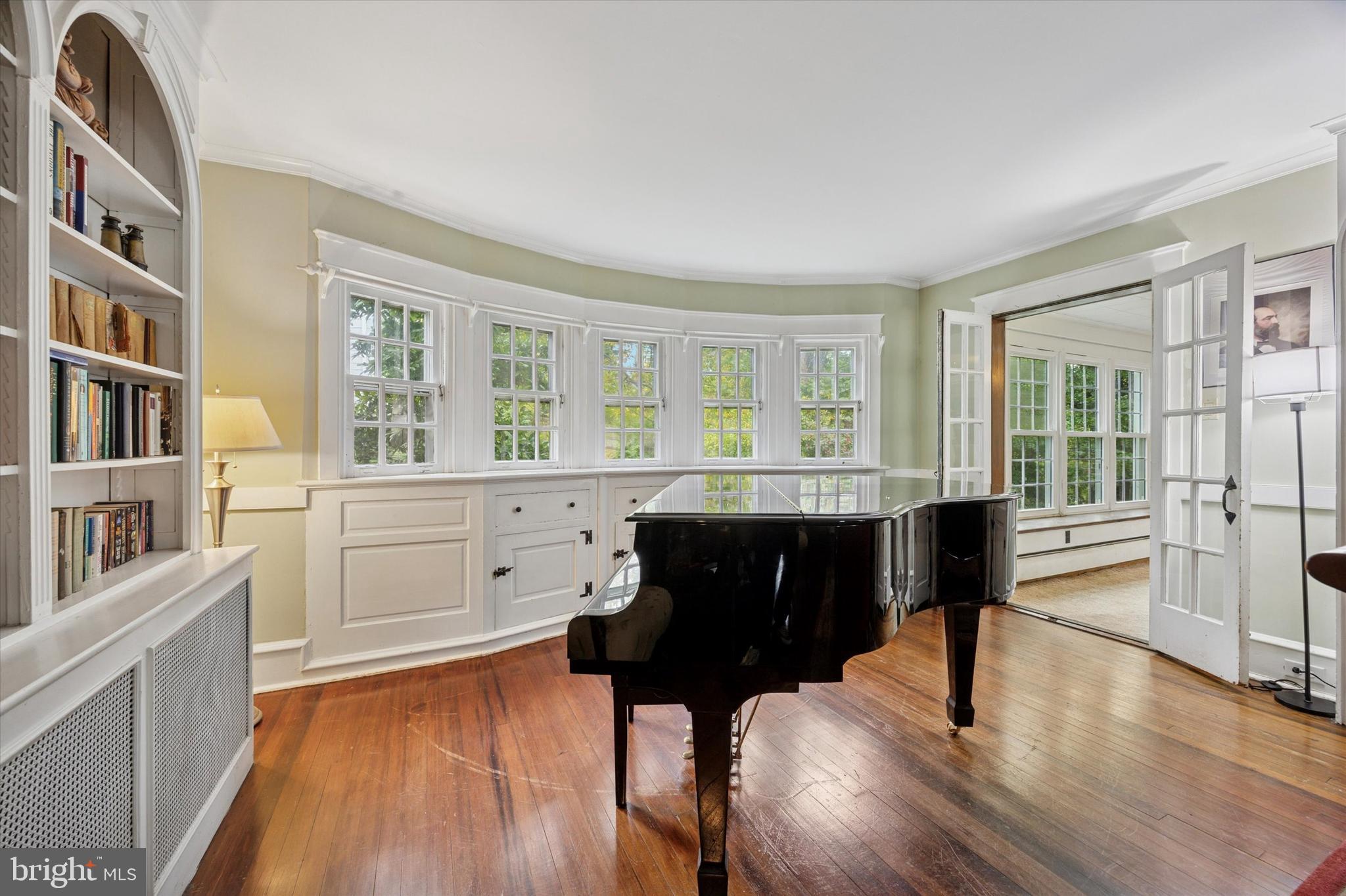 4 West Possum Hollow Road Wallingford, PA 19086 - Photo 10 of 35 Living Room