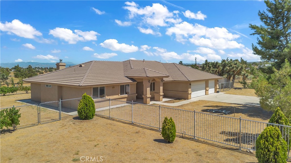 9379 Middleton Road Phelan, CA 92371 - Photo 2 of 36