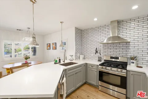 $1,675,000 | 2522 South Bundy Drive, Los Angeles, CA 90064