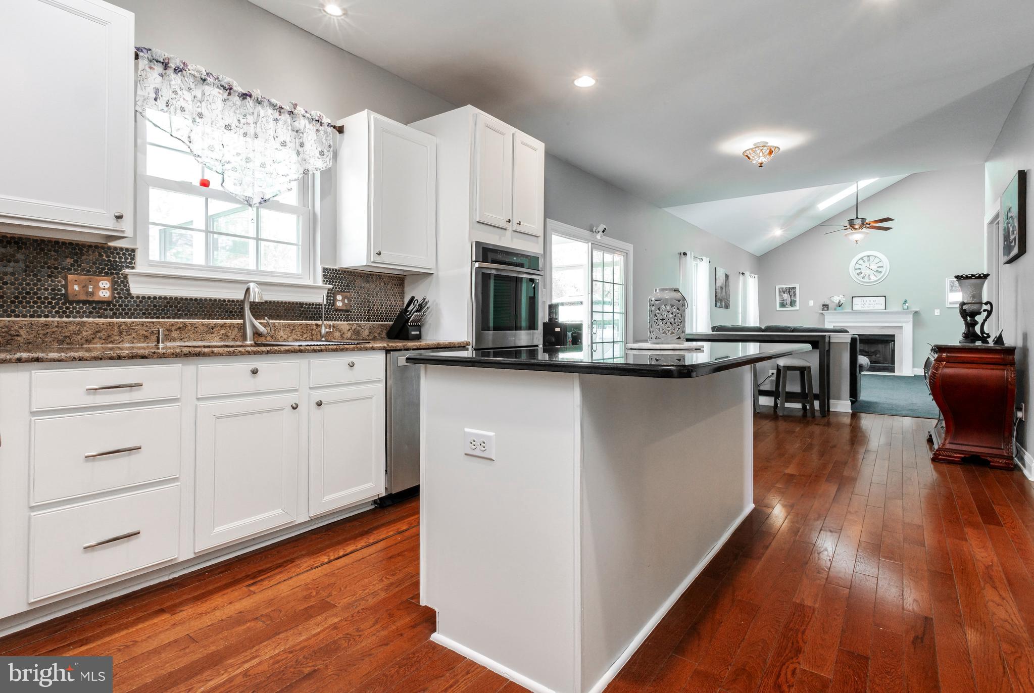 307 Patsy Court West Deptford, NJ 08066 - Photo 11 of 37