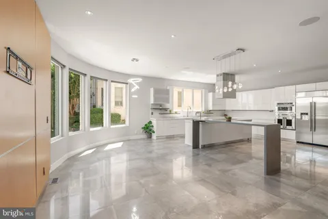 $2,499,000 | 6600 Reserves Hill Court, Annandale, VA 22003