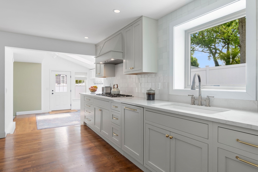 71 Sheffield Road Melrose, MA 02176 - Photo 12 of 36 Gallery Image 12