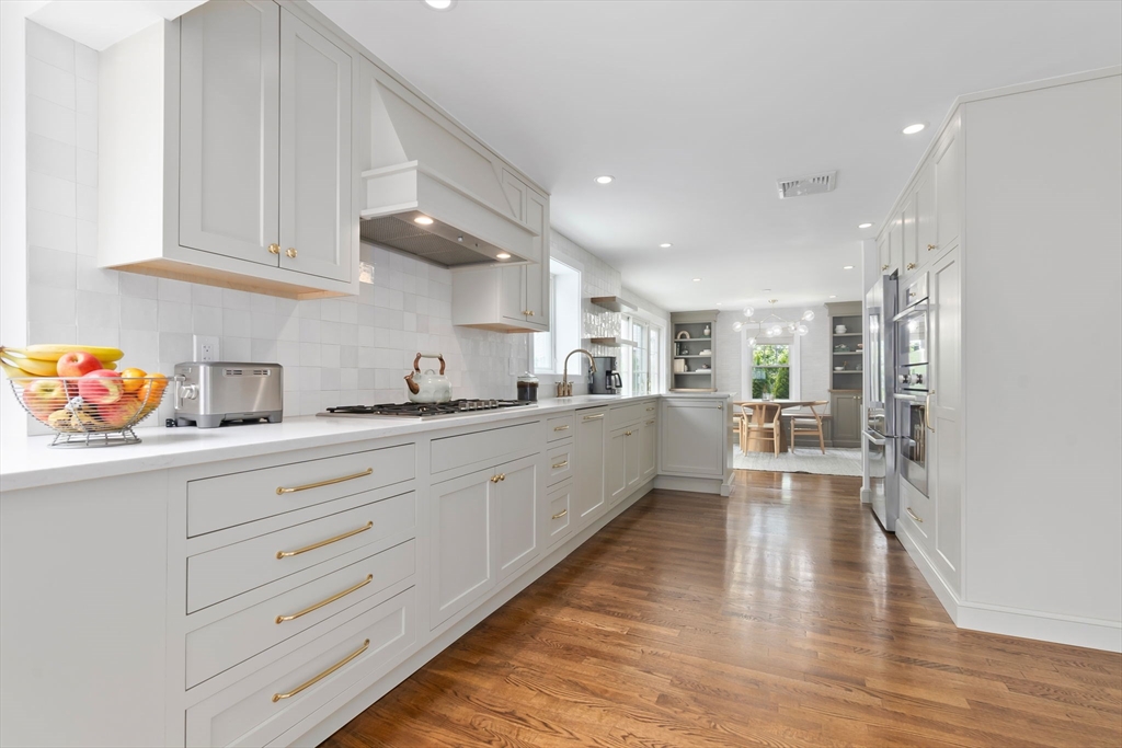 71 Sheffield Road Melrose, MA 02176 - Photo 13 of 36 Gallery Image 13