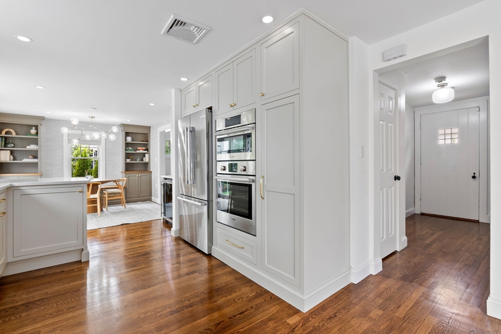 71 Sheffield Road Melrose, MA 02176 - Photo 14 of 36 Gallery Image 14