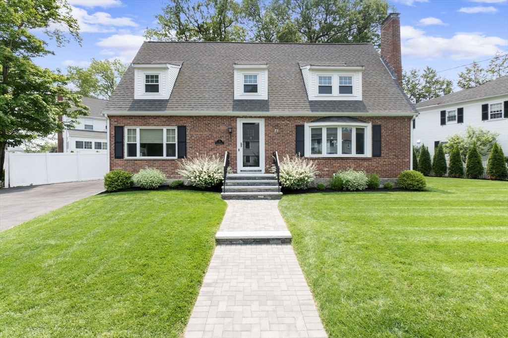 71 Sheffield Road Melrose, MA 02176 - Photo 3 of 36 Gallery Image 3