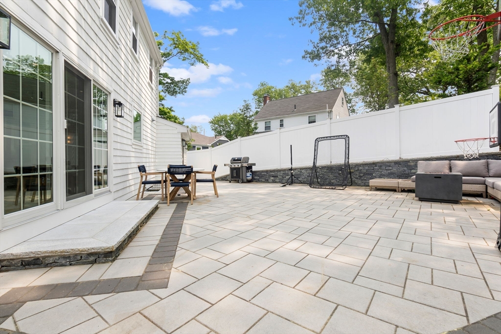 71 Sheffield Road Melrose, MA 02176 - Photo 31 of 36 Gallery Image 31