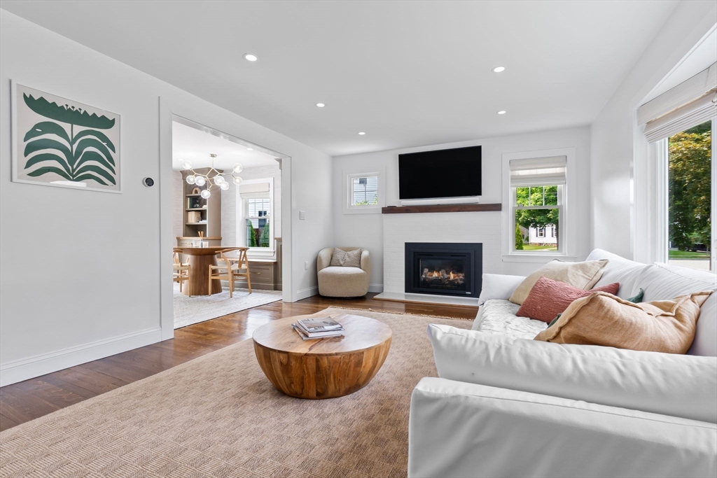 71 Sheffield Road Melrose, MA 02176 - Photo 7 of 36 Gallery Image 7