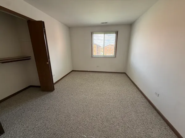 $152,000 | 15723 Peggy Lane, Unit 11, Oak Forest, IL 60452