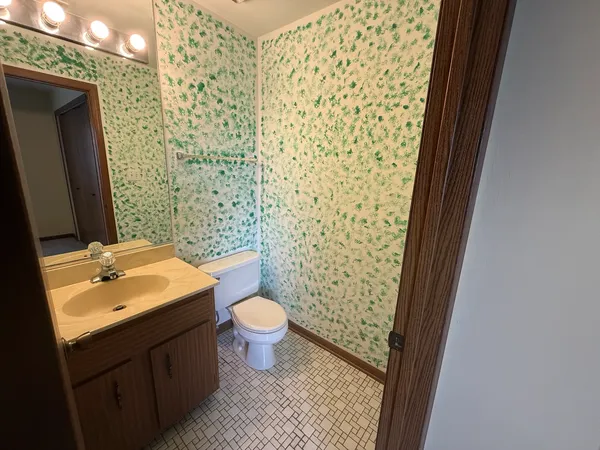 $152,000 | 15723 Peggy Lane, Unit 11, Oak Forest, IL 60452