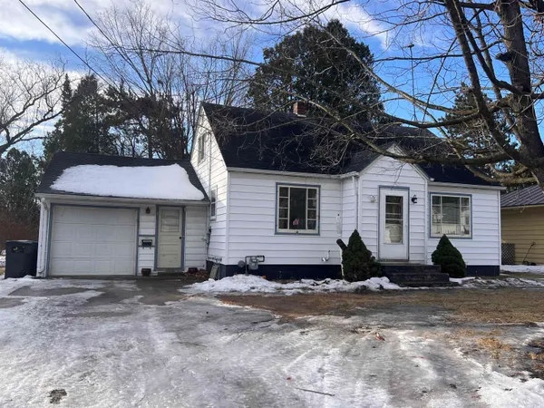 720 East Fulton Street, Waupaca, WI 54981