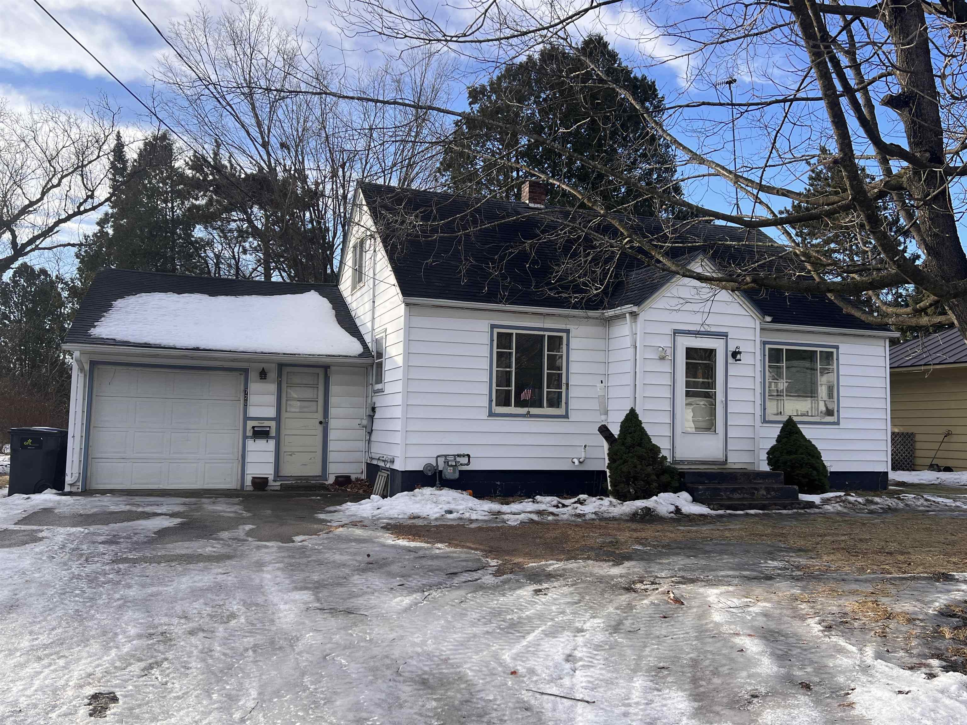 720 East Fulton Street Waupaca, WI 54981 - Photo 1 of 21