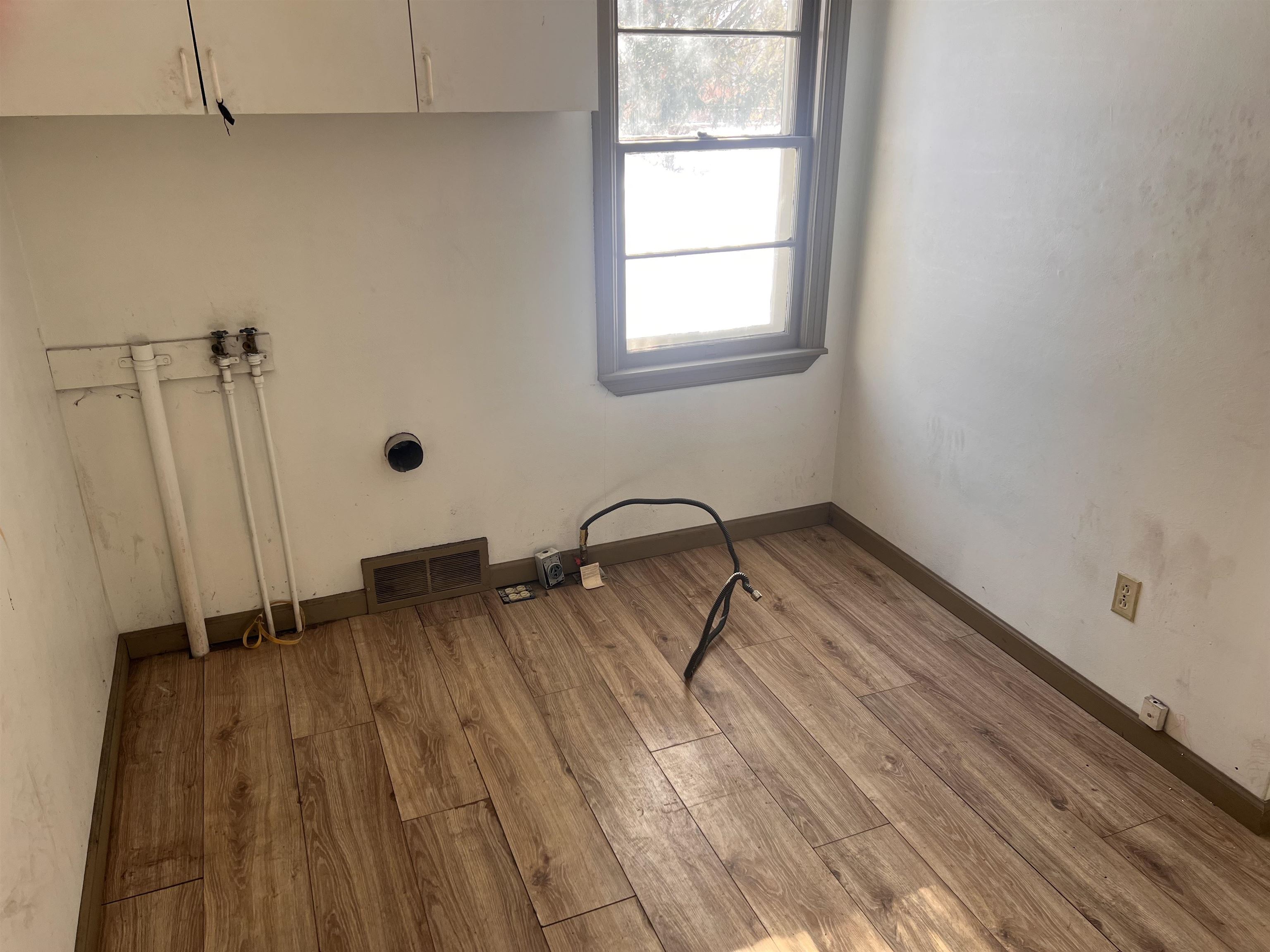 720 East Fulton Street Waupaca, WI 54981 - Photo 15 of 21