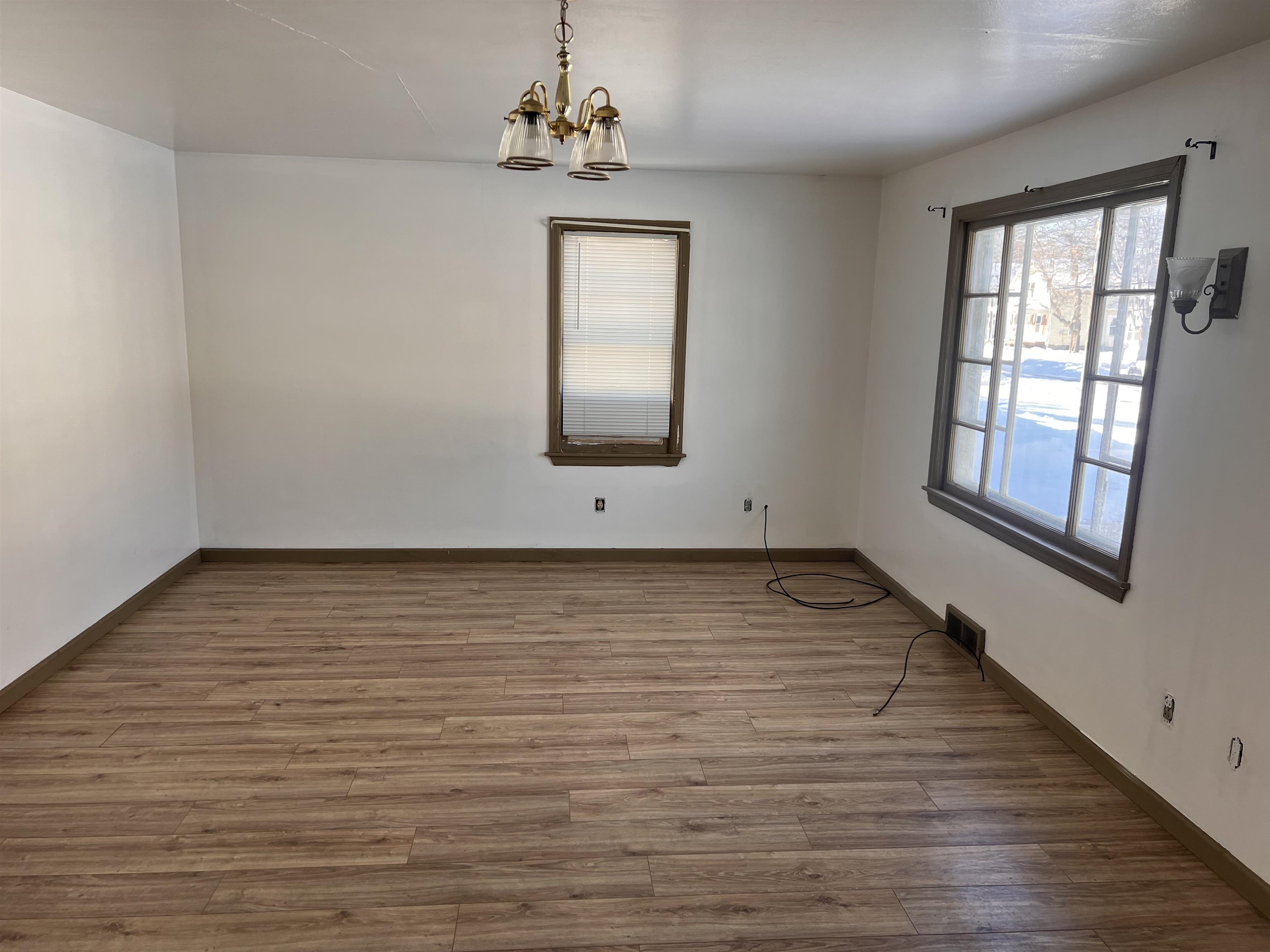 720 East Fulton Street Waupaca, WI 54981 - Photo 9 of 21