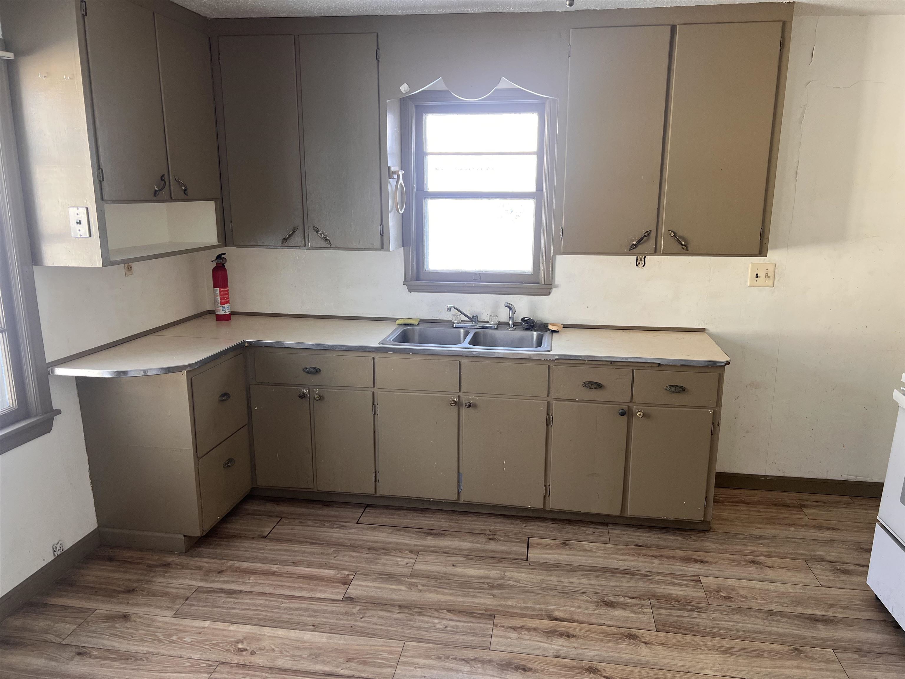 720 East Fulton Street Waupaca, WI 54981 - Photo 10 of 21