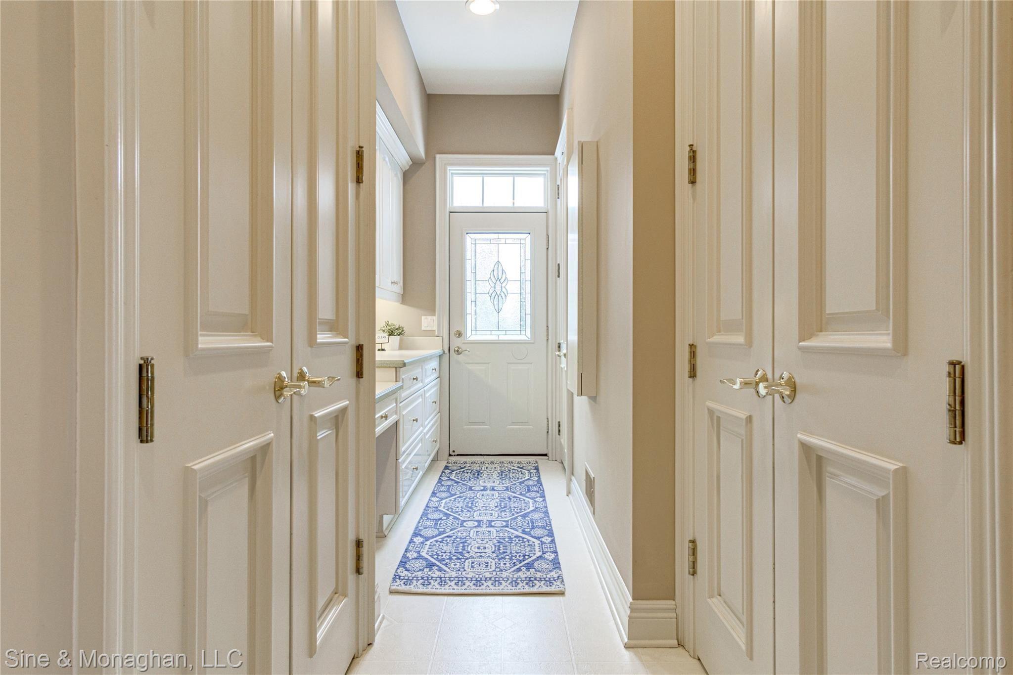 45 Roslyn Road Grosse Pointe, MI 48236 - Photo 32 of 88 Interiors (33 of 109).jpg