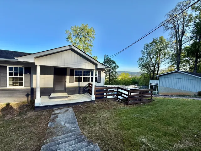 $1,700 | 3033 Westside Drive, Chattanooga, TN 37404