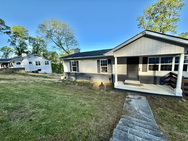 $1,700 | 3033 Westside Drive, Chattanooga, TN 37404