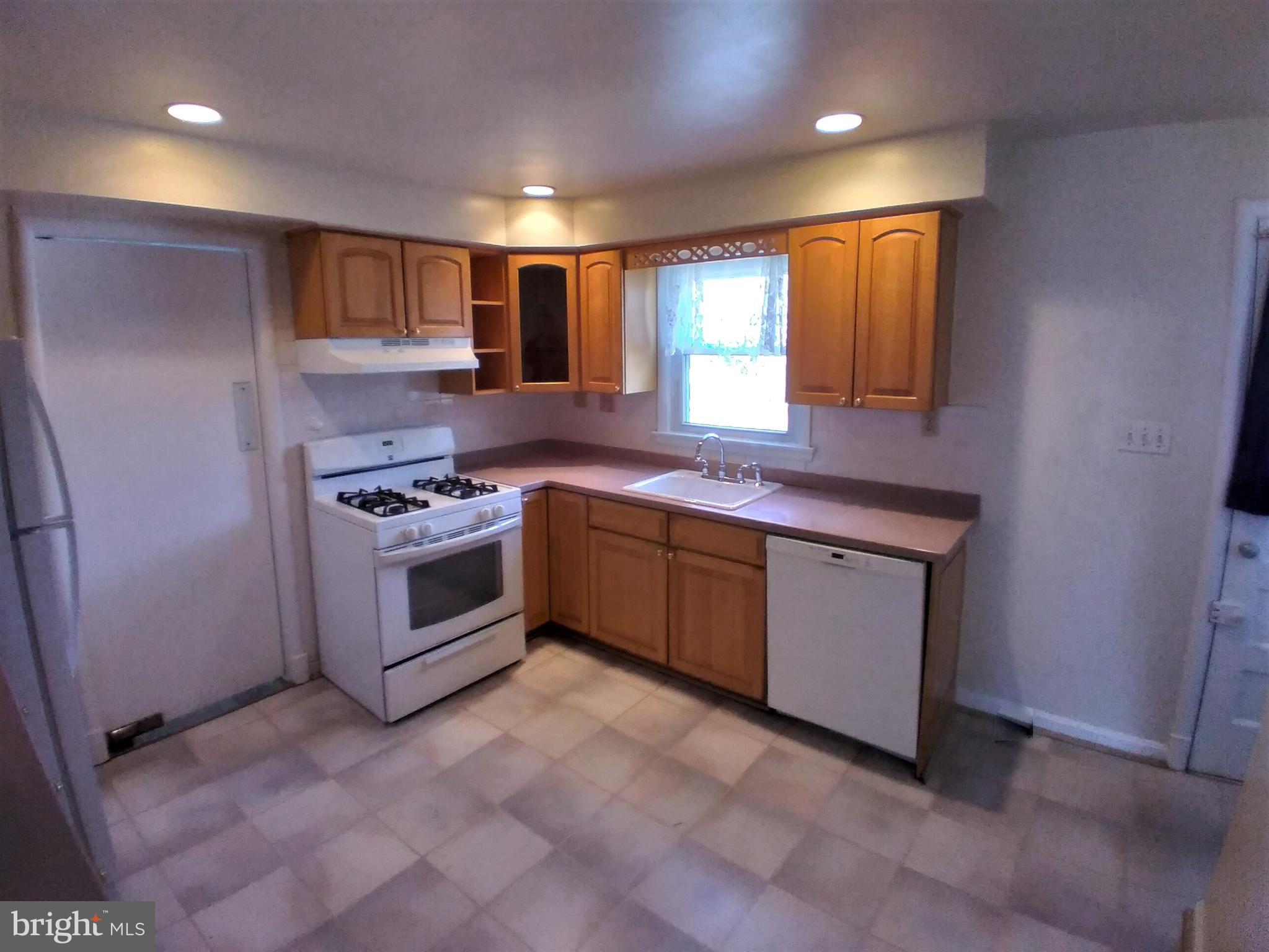 3919 Chesterbrook Road Arlington, VA 22207 - Photo 7 of 21 Updated Kitchen
