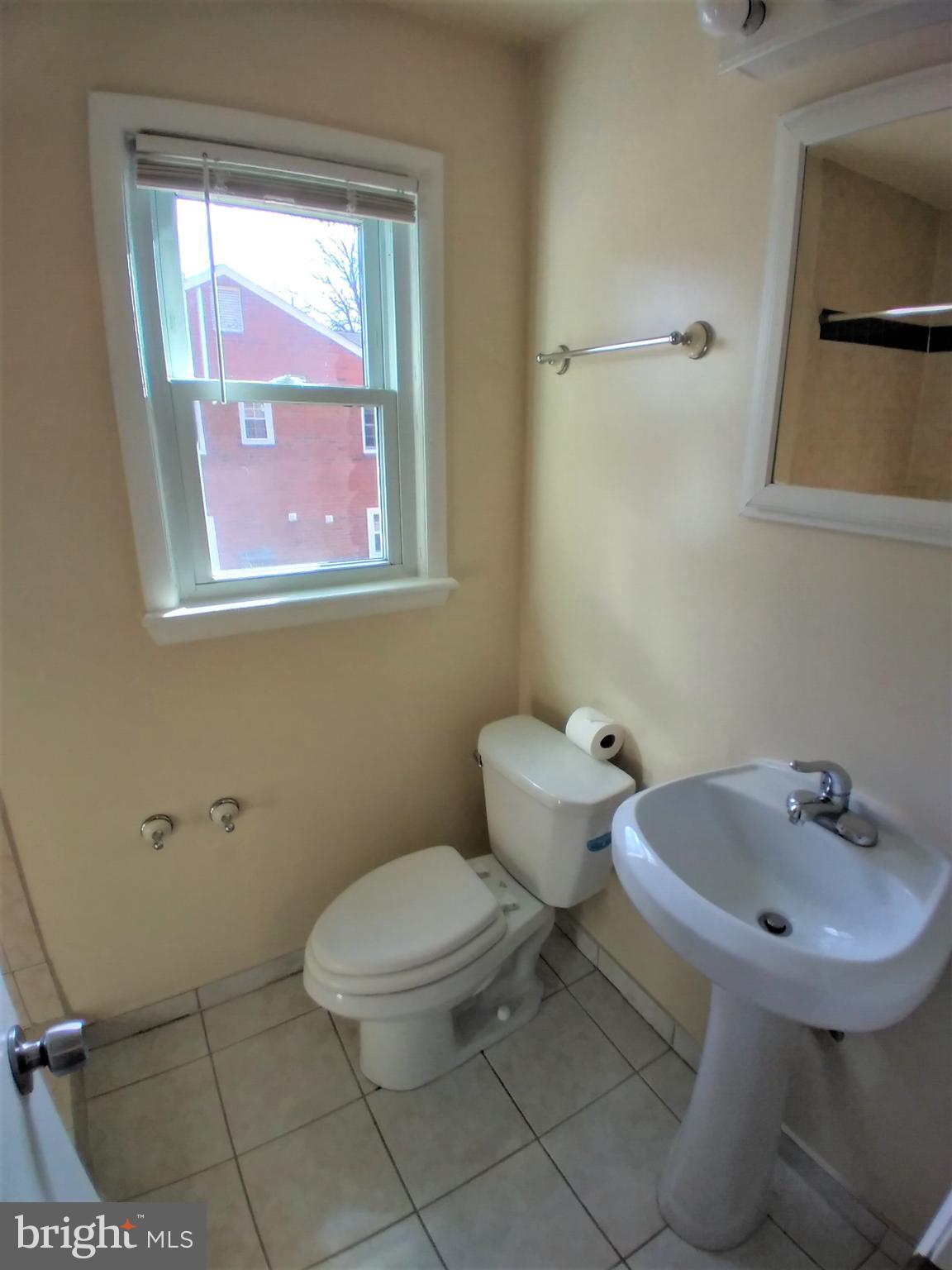 3919 Chesterbrook Road Arlington, VA 22207 - Photo 9 of 21 Updated Primary Bath