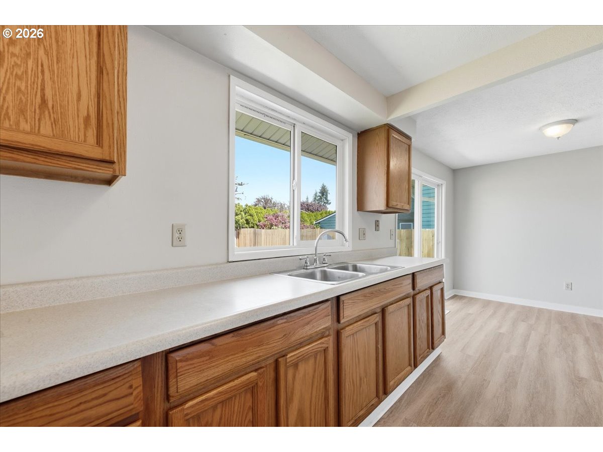 20865 Southwest Jay Street Beaverton, OR 97003 - Photo 11 of 27