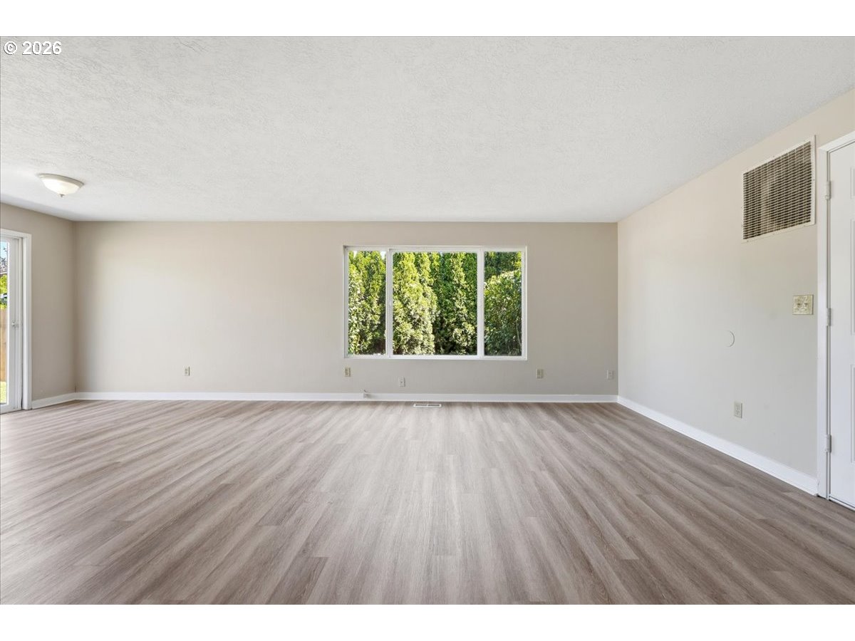 20865 Southwest Jay Street Beaverton, OR 97003 - Photo 4 of 27