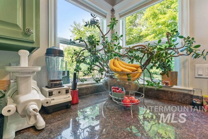 1617 North 5th Street Boise, ID 83702 - Photo 8 of 36 Sitting room featuring a textured wall