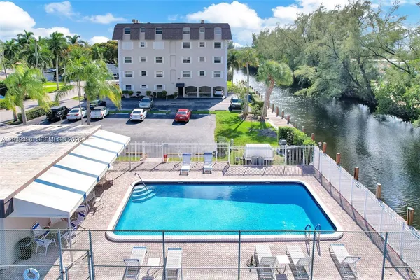 $2,300 | 5911 Northeast 14th Lane, Unit 205S, Fort Lauderdale, FL 33334