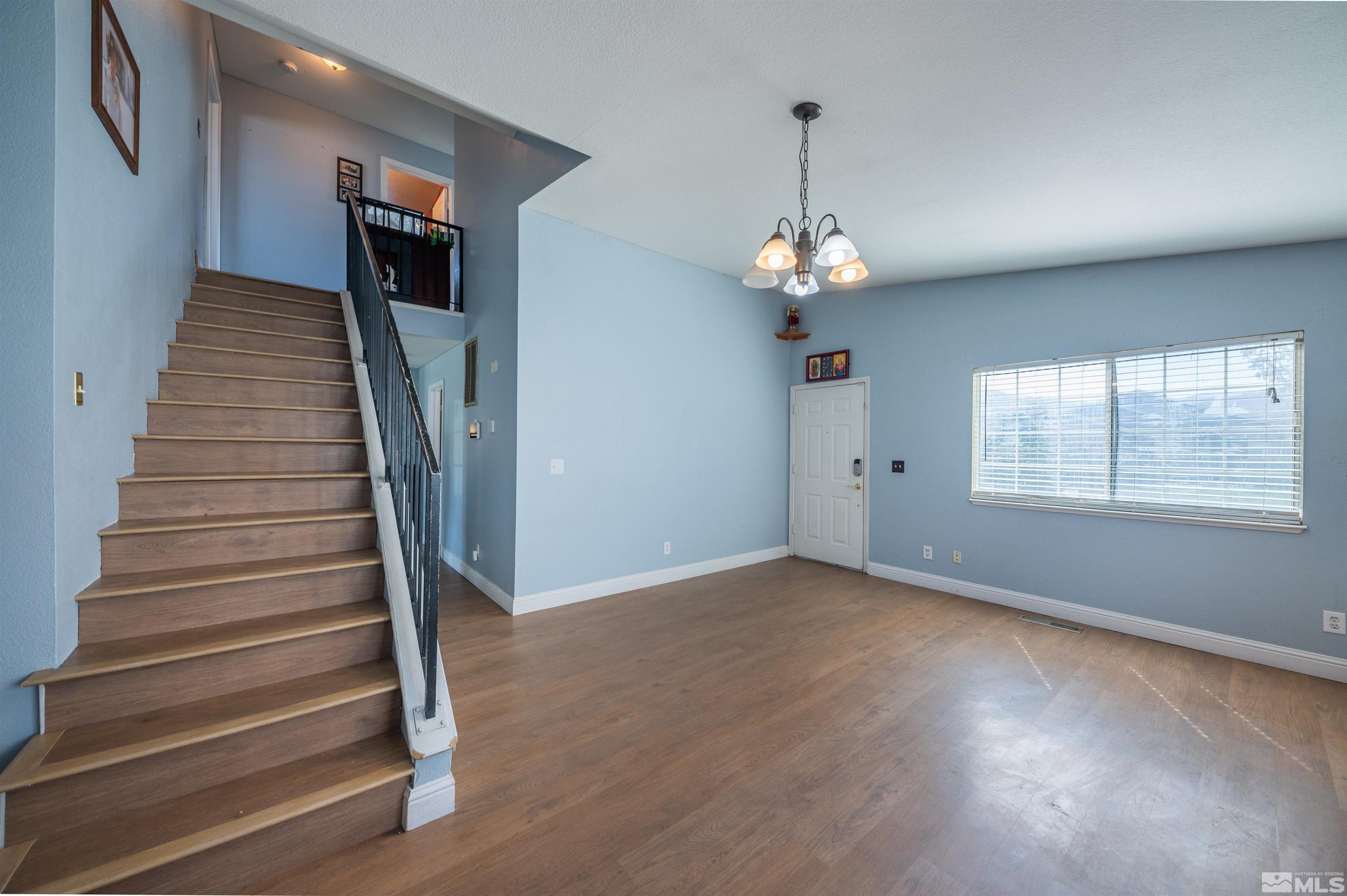 8674 Piper Place Reno, NV 89506 - Photo 7 of 28 Photo 7
