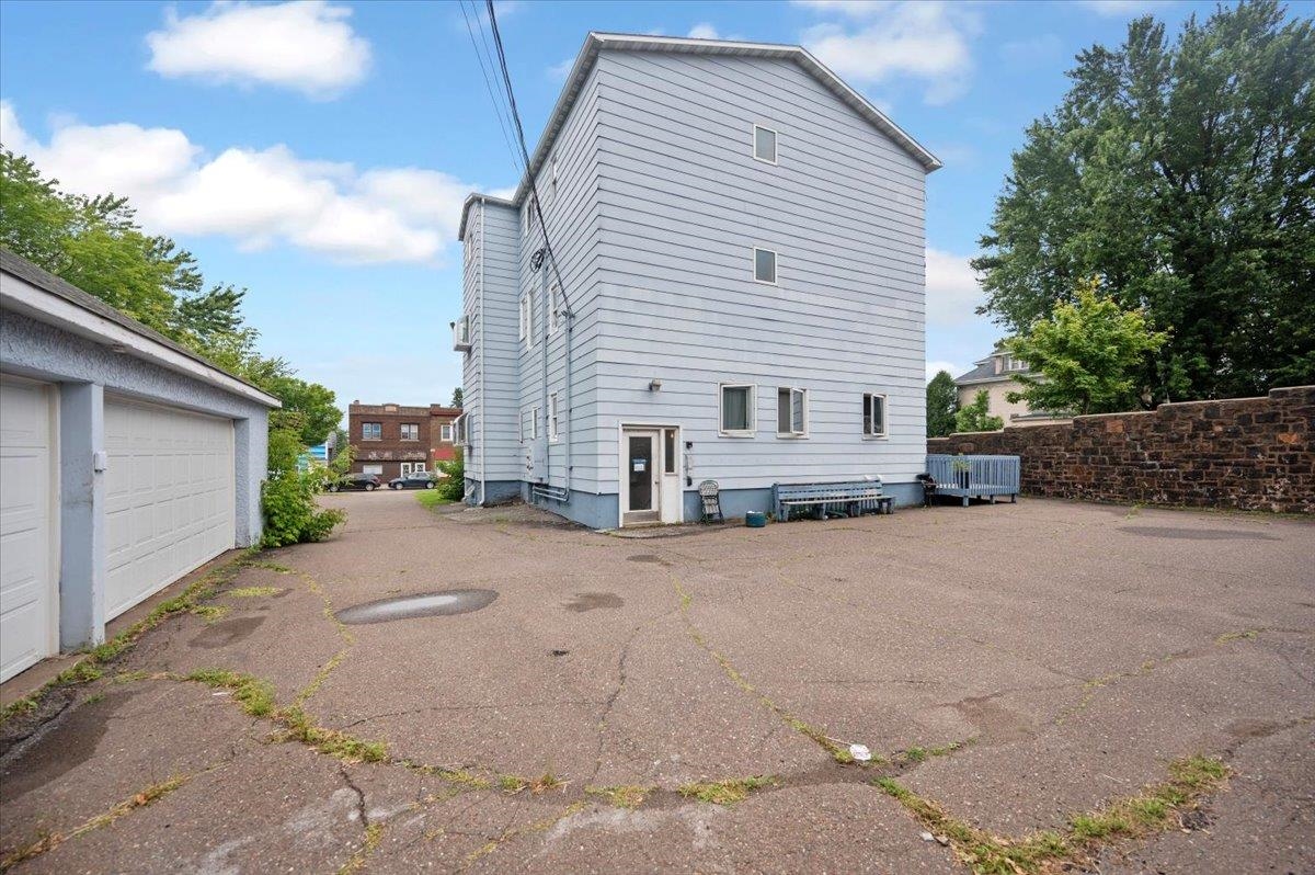 2231 West 3rd Street Duluth, MN 55806 - Photo 17 of 19