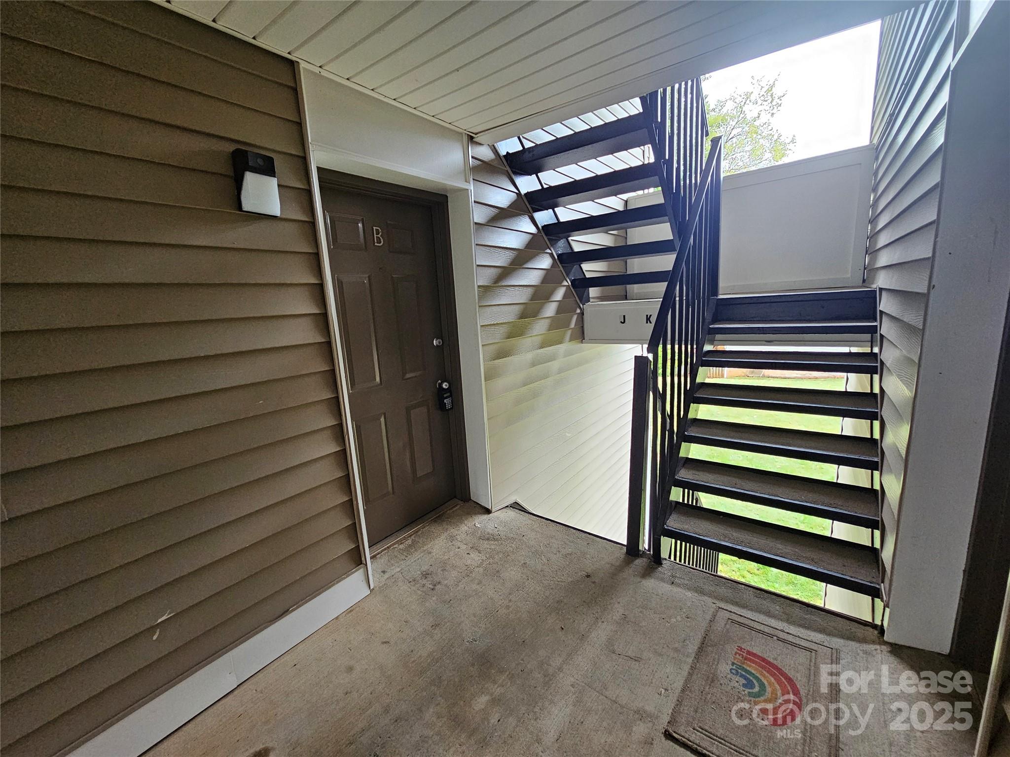 9619 Vinca Circle, Unit B Charlotte, NC 28213 - Photo 3 of 18 a view of entryway