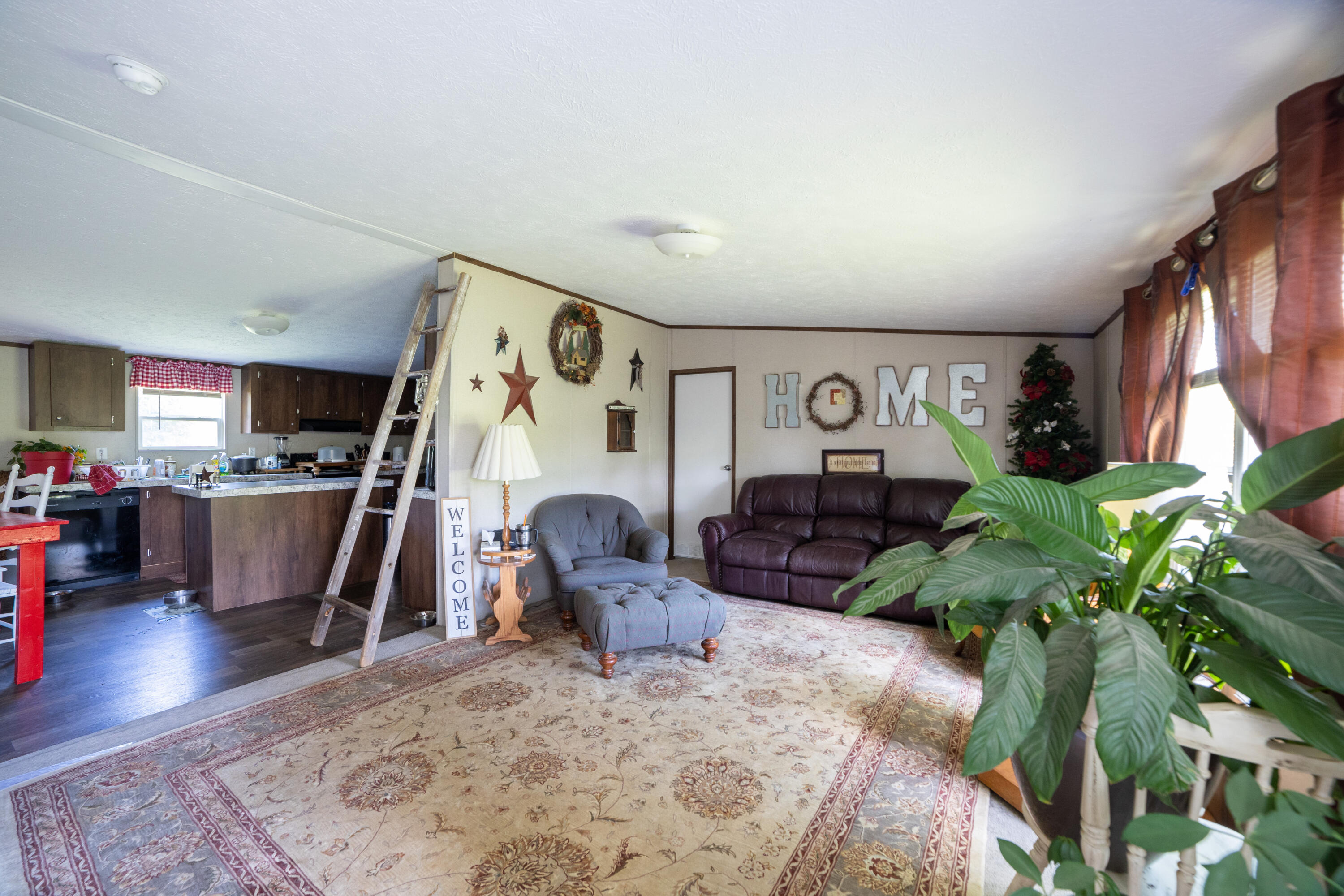 1908 Old State Rte 34 Telford, TN 37690 - Photo 6 of 21 Living Room