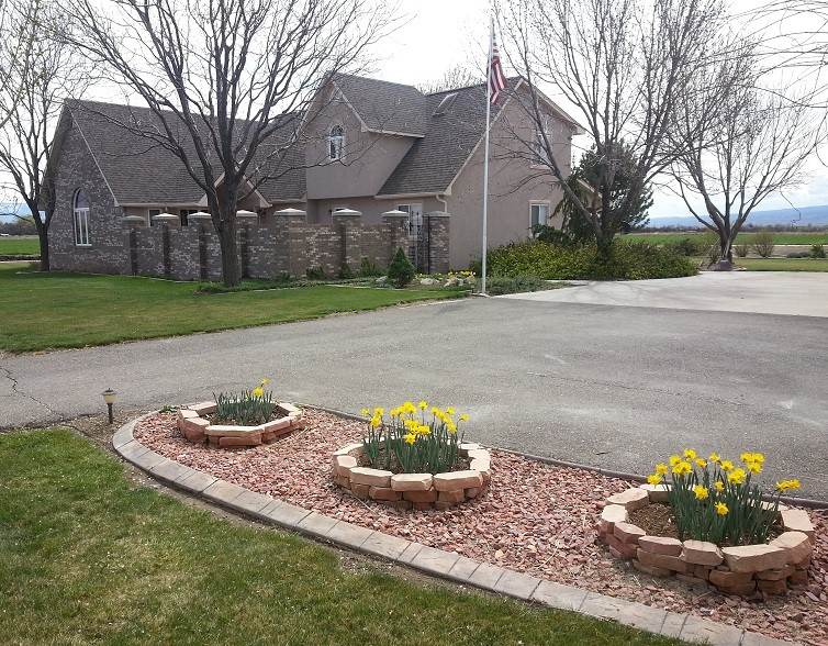 1248 21 Road Grand Junction, CO 81505 - Photo 3 of 42 a view of a garden with a yard