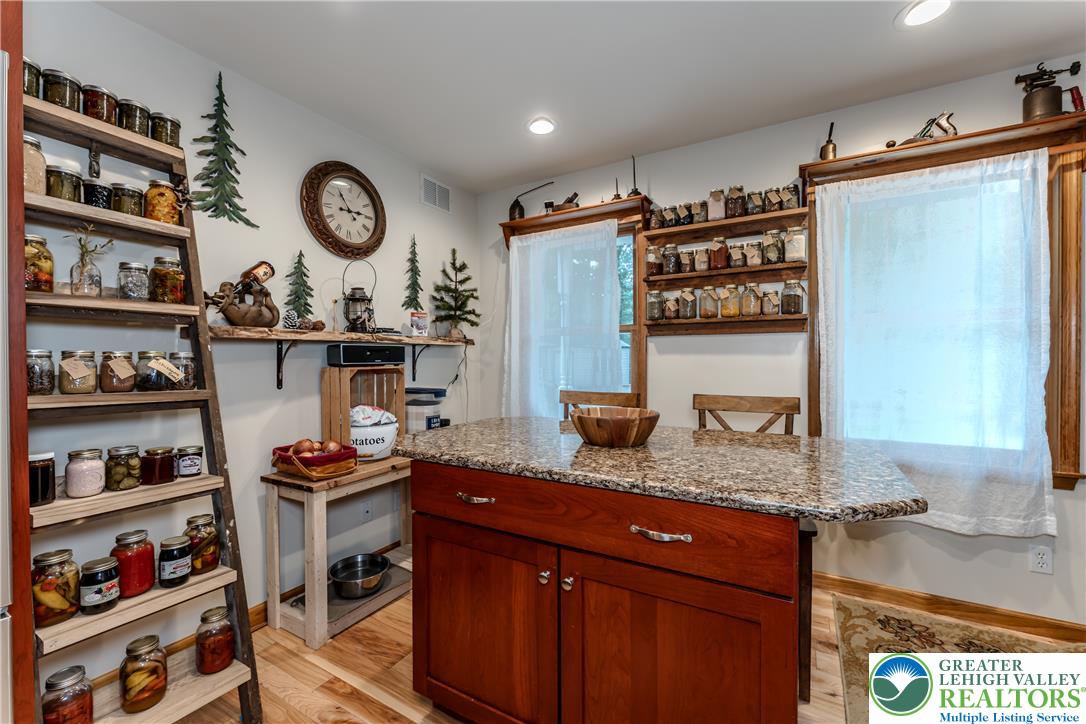 341 Stone Mountain Road Lehighton, PA 18235 - Photo 20 of 52 Breakfast Bar