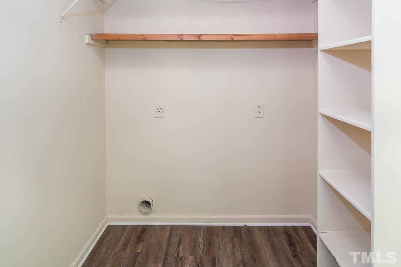 4264 Kaplan Drive Raleigh, NC 27606 - Photo 10 of 23 a view of small space