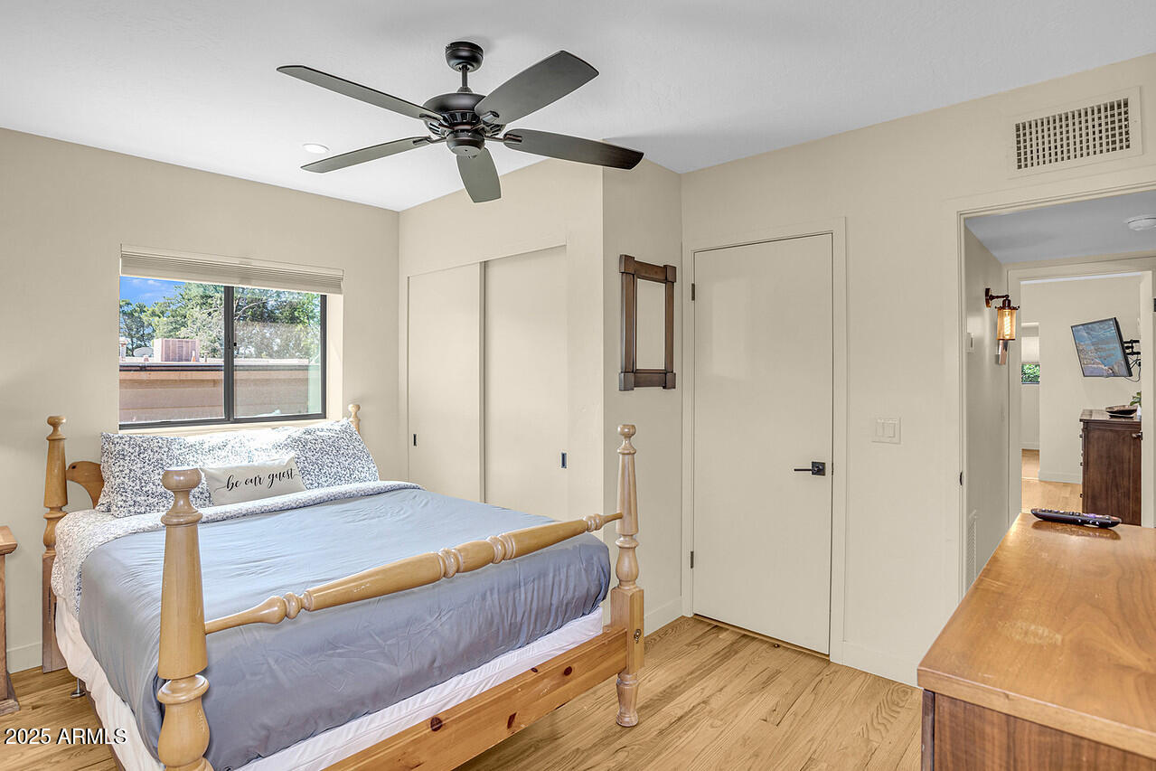 289 Wilson Road Sedona, AZ 86336 - Photo 23 of 43 HK5A8109-w-pic-in-tv